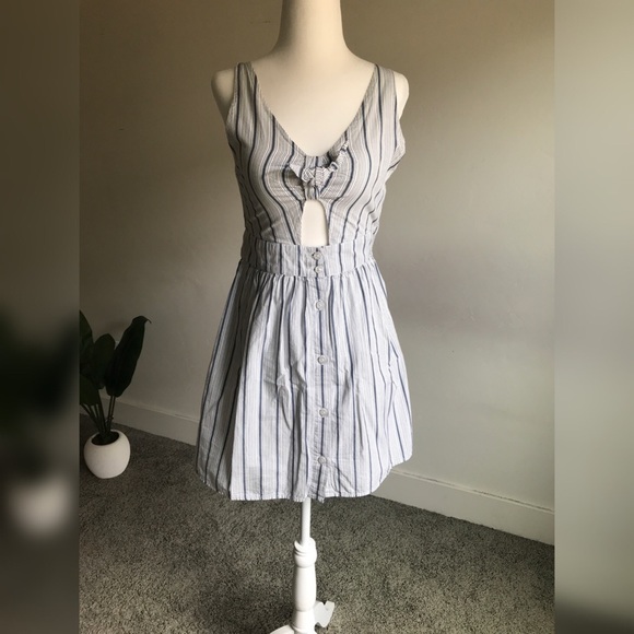 Abercrombie & Fitch Dresses & Skirts - Abercrombie & Fitch Striped Cutout-Front Dress